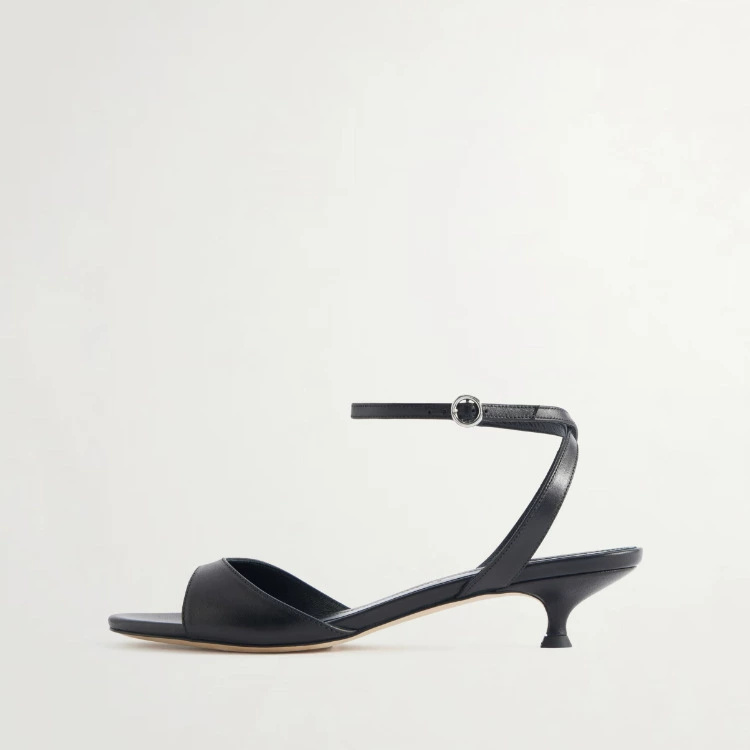 Women'S Shoes Kitten Heels - Damen-Sandalen aus Leder mit minimalistischem Knöchelriemen