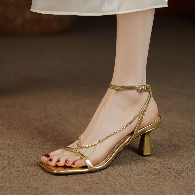 Goldene Damenmode-Sandalen, of – Gold Chain Sandal Bewertung und Preis