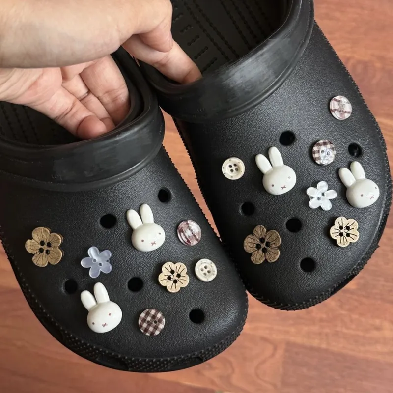 Anime-Cartoon-Hasen-Blumen-Sch – Croc Style Clog Bewertung und Preis