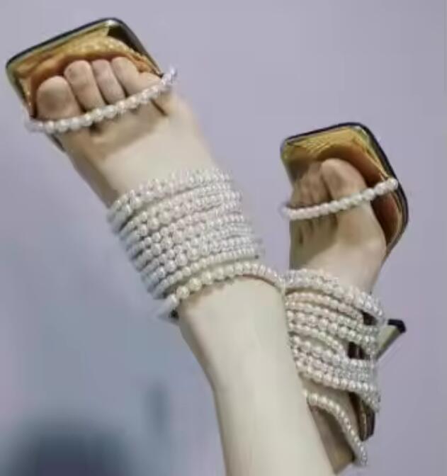 Glänzende Perlenketten-Riemche – Gold Chain Sandal Bewertung und Preis