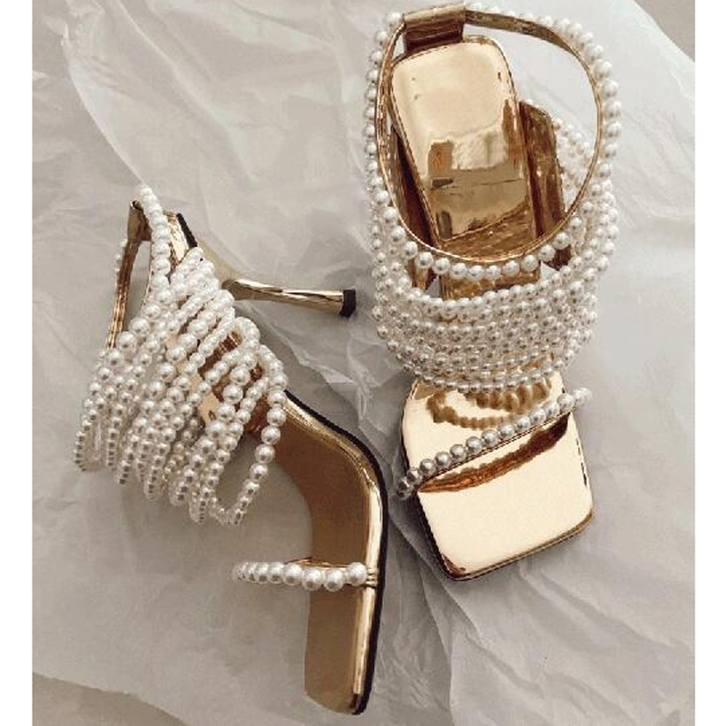 Glänzende Perlenketten-Riemche – Gold Chain Sandal Bewertung und Preis