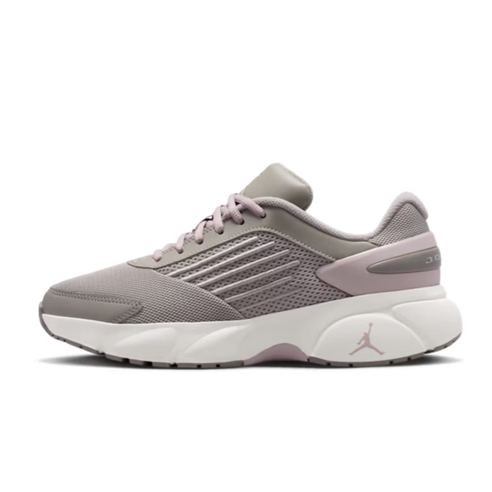Nike Jordan TRUNNER FLOW: Bequ – Women'S Shoes Nike Jordan Bewertung und Preis